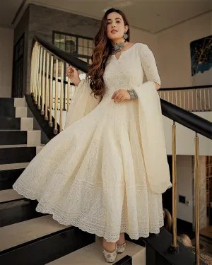 Trendy Embroidered Chikankurti Kurti
